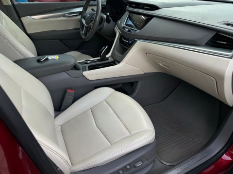Pre-Owned Infrared Tintcoat 2021 Cadillac XT5 Premium Luxury FWD - photo 17 - Stock #260868A