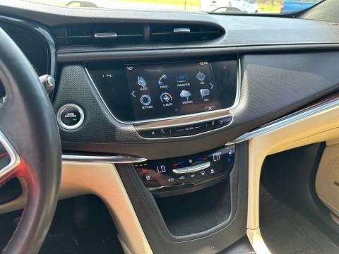 2017 Cadillac XT5 Premium Luxury