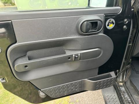 Pre-Owned Black Clearcoat 2008 Jeep Wrangler Unlimited Sahara 4WD - photo 11 - Stock #X2448