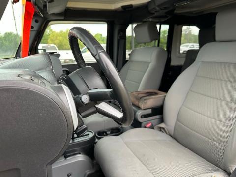 Pre-Owned Black Clearcoat 2008 Jeep Wrangler Unlimited Sahara 4WD - photo 13 - Stock #X2448