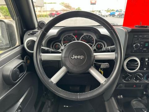 Pre-Owned Black Clearcoat 2008 Jeep Wrangler Unlimited Sahara 4WD - photo 19 - Stock #X2448