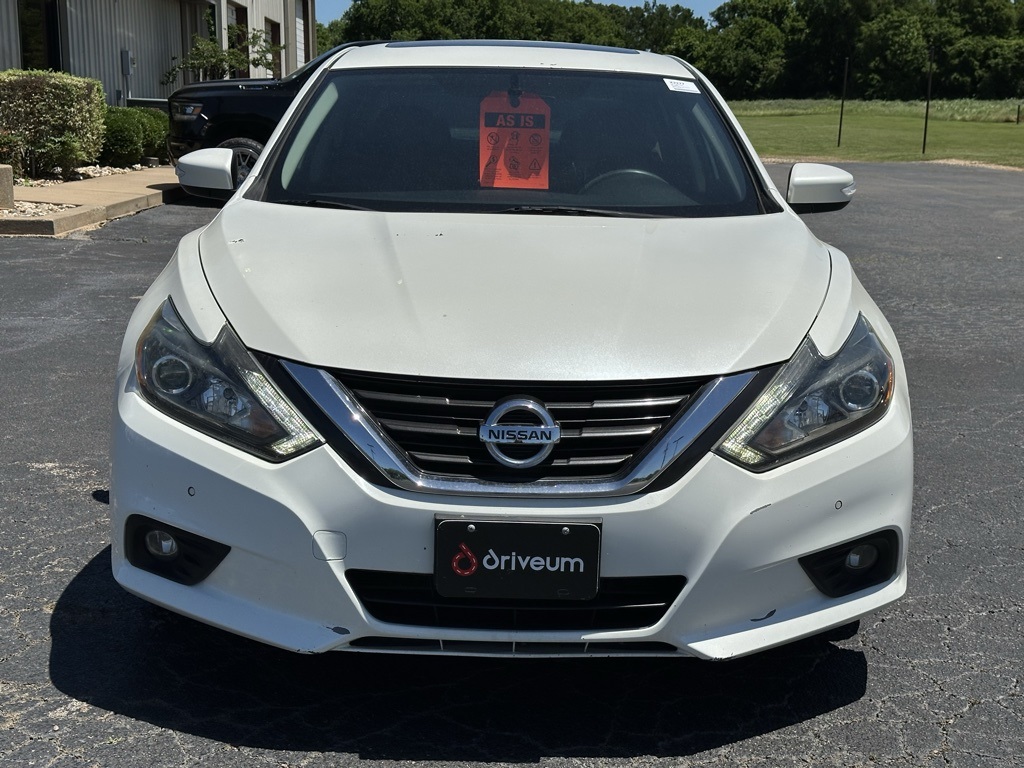 Used 2017 Nissan Altima SL with VIN 1N4BL3APXHC117176 for sale in Paris, TX