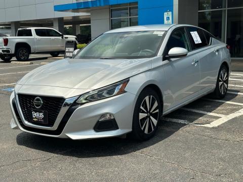 Pre-Owned Brilliant Silver Metallic 2022 Nissan Altima 2.5 SV FWD - photo 3 - Stock #260789A