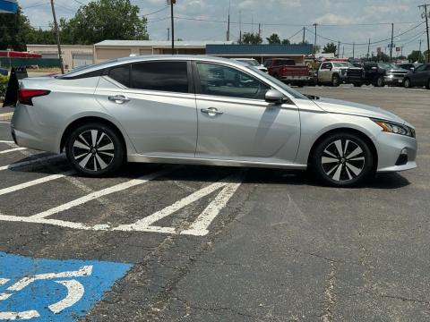 Pre-Owned Brilliant Silver Metallic 2022 Nissan Altima 2.5 SV FWD - photo 4 - Stock #260789A