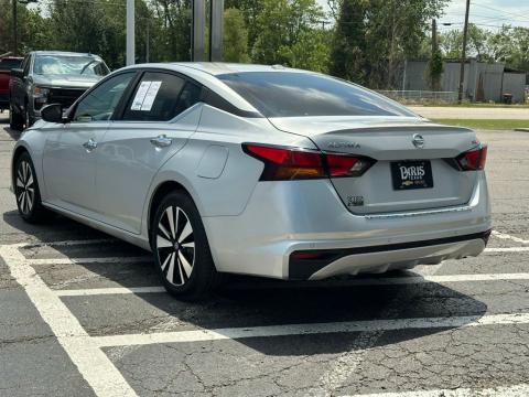 Pre-Owned Brilliant Silver Metallic 2022 Nissan Altima 2.5 SV FWD - photo 7 - Stock #260789A