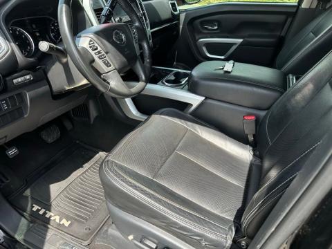 Pre-Owned Super Black 2020 Nissan Titan SV 4WD - photo 11 - Stock #X2472