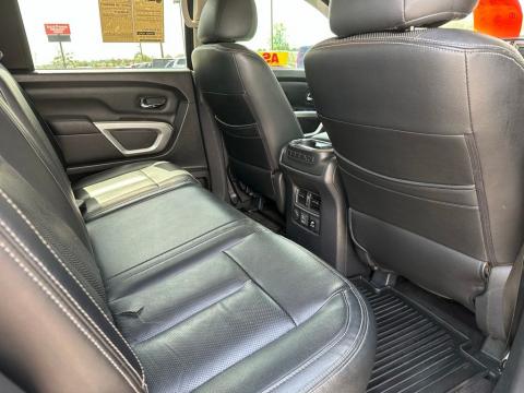 Pre-Owned Super Black 2020 Nissan Titan SV 4WD - photo 19 - Stock #X2472