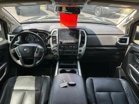 Pre-Owned Super Black 2020 Nissan Titan SV 4WD - photo 21 - Stock #X2472