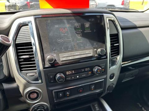 Pre-Owned Super Black 2020 Nissan Titan SV 4WD - photo 25 - Stock #X2472