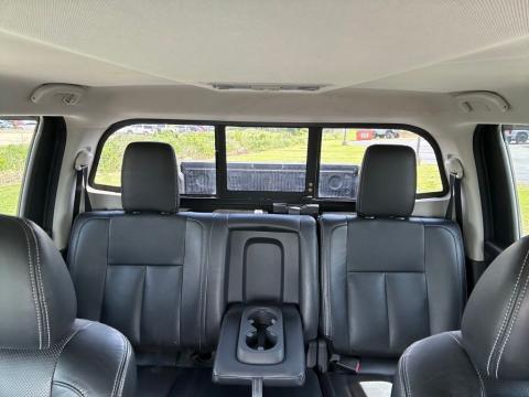 Pre-Owned Super Black 2020 Nissan Titan SV 4WD - photo 27 - Stock #X2472