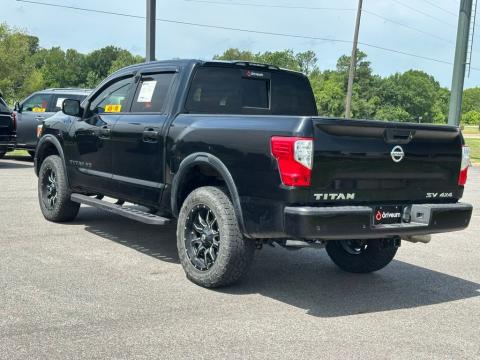 Pre-Owned Super Black 2020 Nissan Titan SV 4WD - photo 8 - Stock #X2472