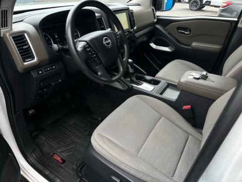 Pre-Owned Glacier White 2022 Nissan Frontier SV 4WD - photo 10 - Stock #A1066A