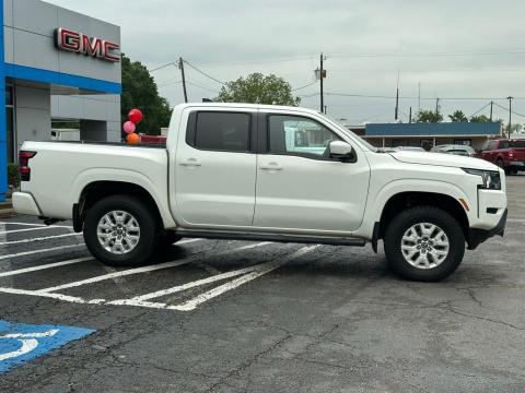 Pre-Owned Glacier White 2022 Nissan Frontier SV 4WD - photo 4 - Stock #A1066A