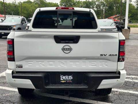 Pre-Owned Glacier White 2022 Nissan Frontier SV 4WD - photo 5 - Stock #A1066A