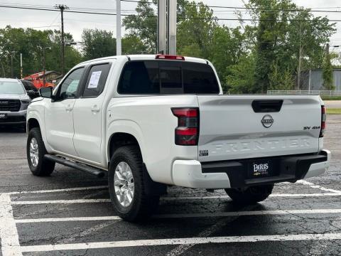 Pre-Owned Glacier White 2022 Nissan Frontier SV 4WD - photo 8 - Stock #A1066A