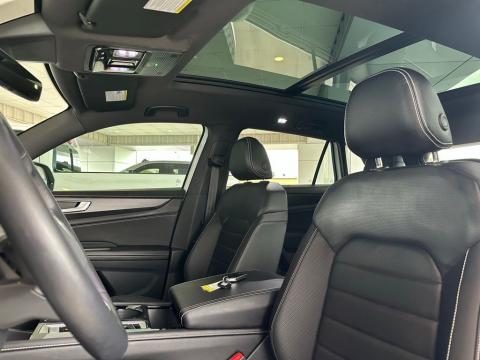 Pre-Owned  2024 Volkswagen Atlas Cross Sport 2.0T SEL R-Line AWD - photo 15 - Stock #260476B
