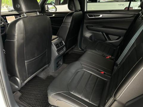 Pre-Owned  2024 Volkswagen Atlas Cross Sport 2.0T SEL R-Line AWD - photo 16 - Stock #260476B