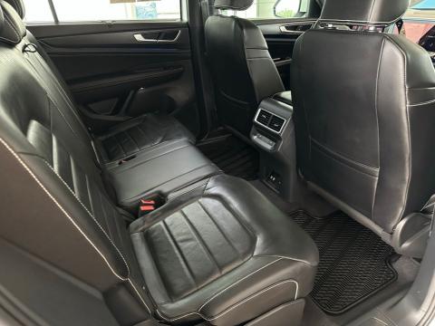 Pre-Owned  2024 Volkswagen Atlas Cross Sport 2.0T SEL R-Line AWD - photo 19 - Stock #260476B