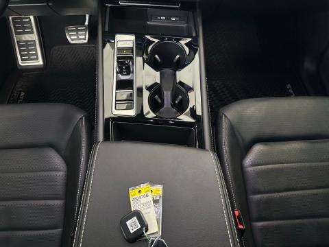 Pre-Owned  2024 Volkswagen Atlas Cross Sport 2.0T SEL R-Line AWD - photo 22 - Stock #260476B