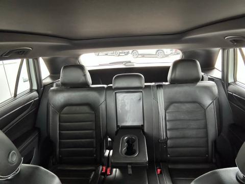 Pre-Owned  2024 Volkswagen Atlas Cross Sport 2.0T SEL R-Line AWD - photo 27 - Stock #260476B