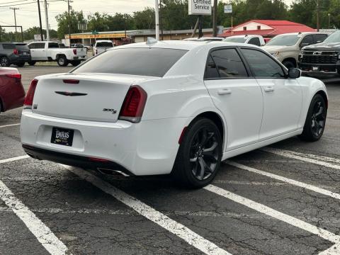 Pre-Owned Bright White Clearcoat 2022 Chrysler 300 S RWD - photo 6 - Stock #260836A