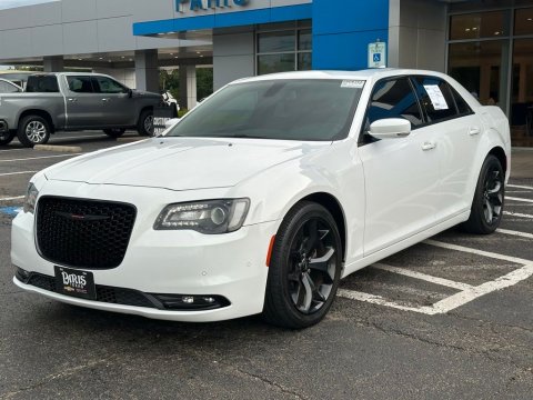 Pre-Owned Bright White Clearcoat 2022 Chrysler 300 S RWD - photo 3 - Stock #260836A