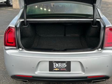 2022 Chrysler 300 Touring