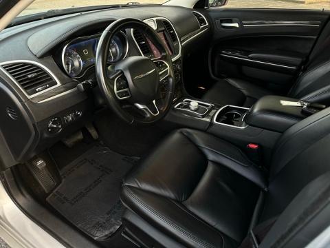 2022 Chrysler 300 Touring