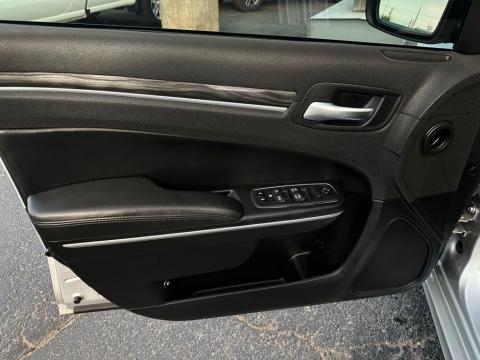 2022 Chrysler 300 Touring