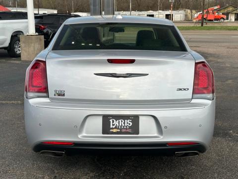 2022 Chrysler 300 Touring