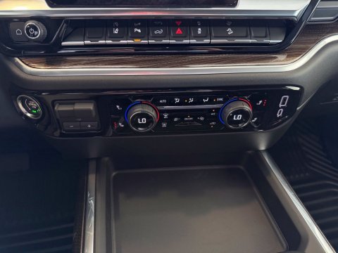 New Sterling Gray Metallic 2026 Chevrolet Silverado 2500HD LT 4WD - photo 25 - Stock #261402