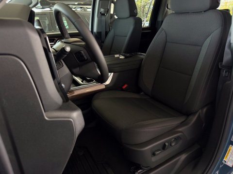 New Lakeshore Blue Metallic 2026 Chevrolet Silverado 2500HD LT 4WD - photo 13 - Stock #261403