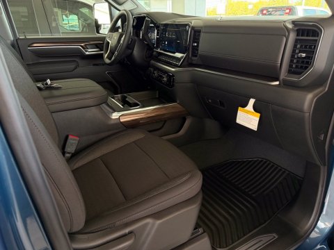 New Lakeshore Blue Metallic 2026 Chevrolet Silverado 2500HD LT 4WD - photo 16 - Stock #261403