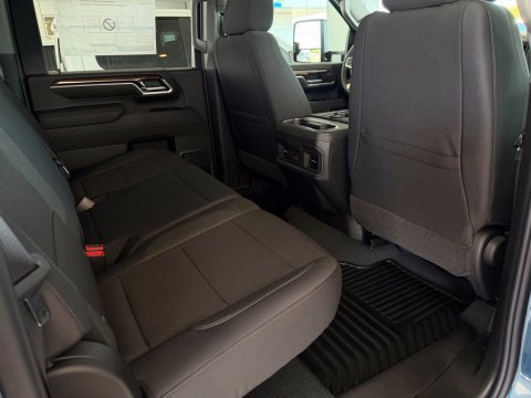 New Lakeshore Blue Metallic 2026 Chevrolet Silverado 2500HD LT 4WD - photo 18 - Stock #261403