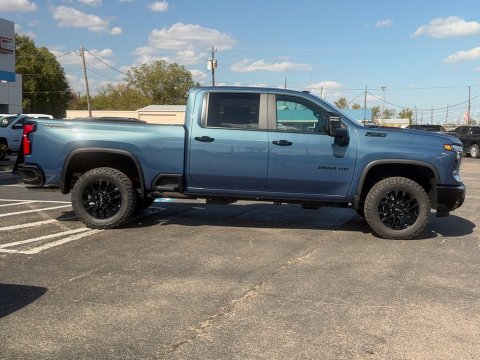 New Lakeshore Blue Metallic 2026 Chevrolet Silverado 2500HD LT 4WD - photo 5 - Stock #261403