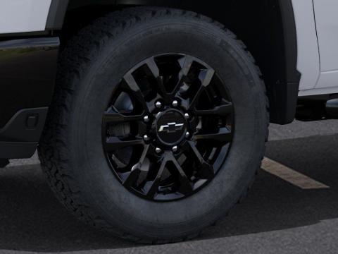 New Summit White 2026 Chevrolet Silverado 2500HD LT 4WD - photo 9 - Stock #260923