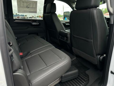 New Summit White 2026 Chevrolet Silverado 2500HD LT 4WD - photo 17 - Stock #260923