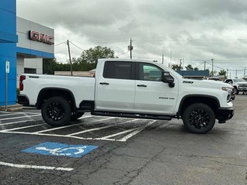 New Summit White 2026 Chevrolet Silverado 2500HD LT 4WD - photo 4 - Stock #260923