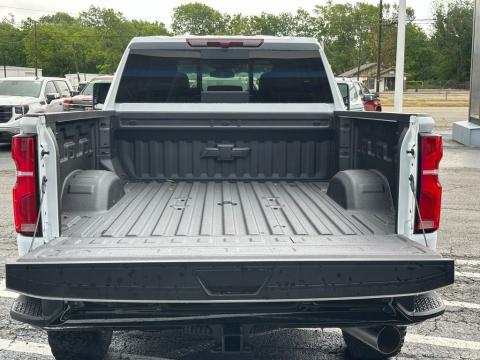 New Summit White 2026 Chevrolet Silverado 2500HD LT 4WD - photo 6 - Stock #260923