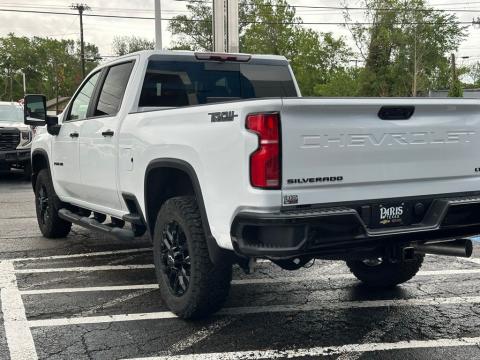 New Summit White 2026 Chevrolet Silverado 2500HD LT 4WD - photo 8 - Stock #260923