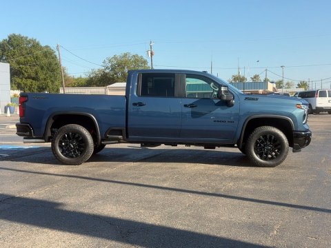 New Lakeshore Blue Metallic 2026 Chevrolet Silverado 2500HD LT 4WD - photo 5 - Stock #261238