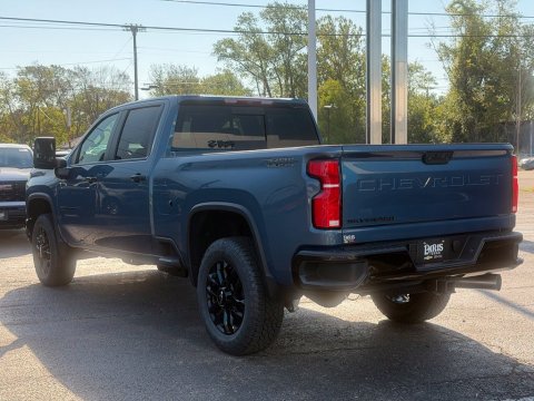 New Lakeshore Blue Metallic 2026 Chevrolet Silverado 2500HD LT 4WD - photo 8 - Stock #261238