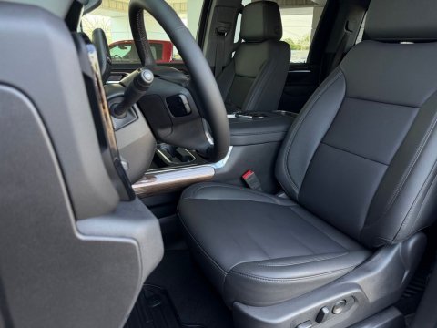 New Sterling Gray Metallic 2026 Chevrolet Silverado 2500HD LT 4WD - photo 12 - Stock #261153