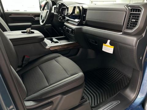 New Lakeshore Blue Metallic 2026 Chevrolet Silverado 2500HD LT 4WD - photo 15 - Stock #261010