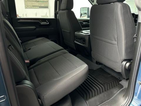 New Lakeshore Blue Metallic 2026 Chevrolet Silverado 2500HD LT 4WD - photo 17 - Stock #261010