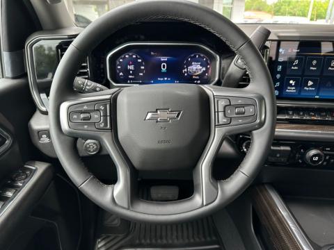 New Lakeshore Blue Metallic 2026 Chevrolet Silverado 2500HD LT 4WD - photo 18 - Stock #261010
