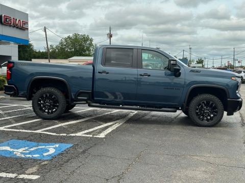 New Lakeshore Blue Metallic 2026 Chevrolet Silverado 2500HD LT 4WD - photo 4 - Stock #261010