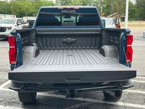New Lakeshore Blue Metallic 2026 Chevrolet Silverado 2500HD LT 4WD - photo 6 - Stock #261010