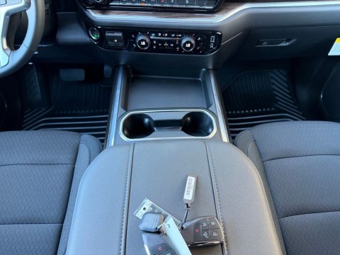 New Sterling Gray Metallic 2026 Chevrolet Silverado 2500HD LT 4WD - photo 19 - Stock #261279