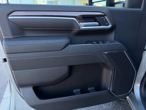 New Sterling Gray Metallic 2026 Chevrolet Silverado 2500HD LT 4WD - photo 10 - Stock #261279